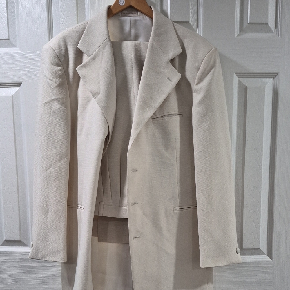 Elegant Cream Men's 2 Piece Suit 42R - Picture 4 of 7